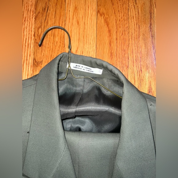 Men’s suit - Picture 4 of 5